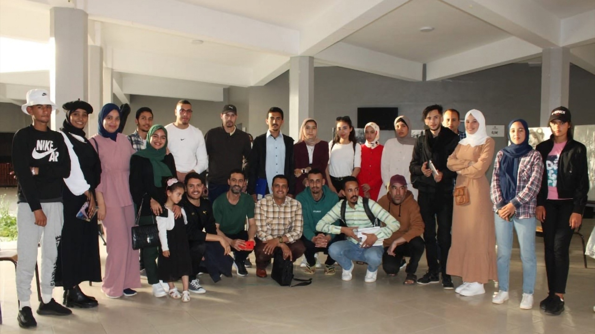 أسرة وأعضاء جمعية خميسآرت للثقافة والتنمية بدار الشباب 20 غشت بالخميسات
