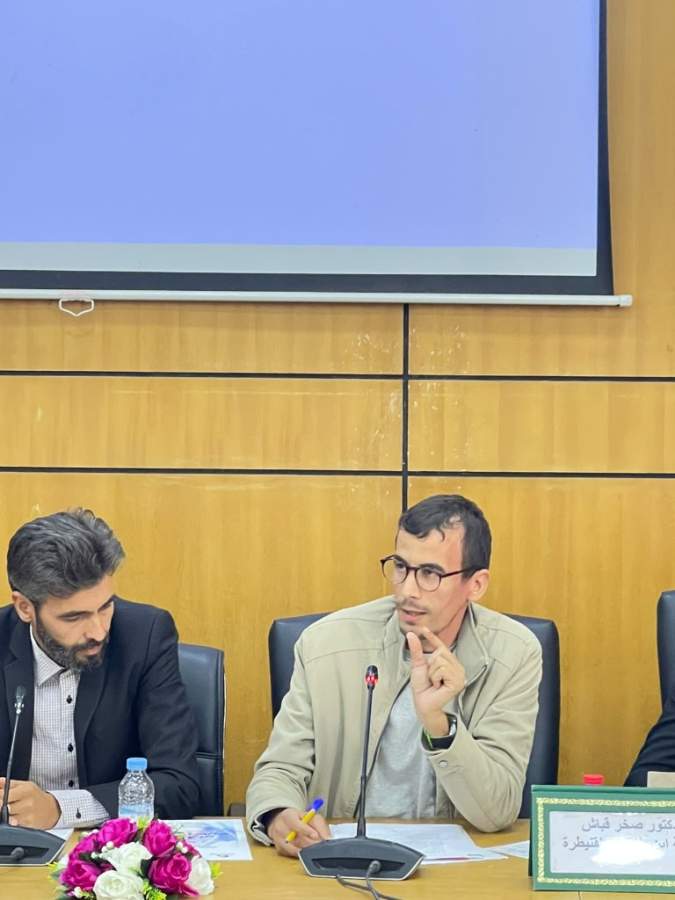 الدكتور صخر قباش في ندوة الأدب المغربي